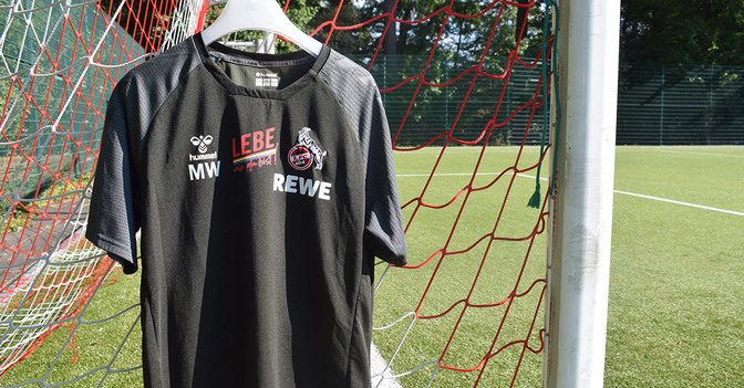 Köln Trainershirt Weuthen   Köln Trainershirt Weuthen