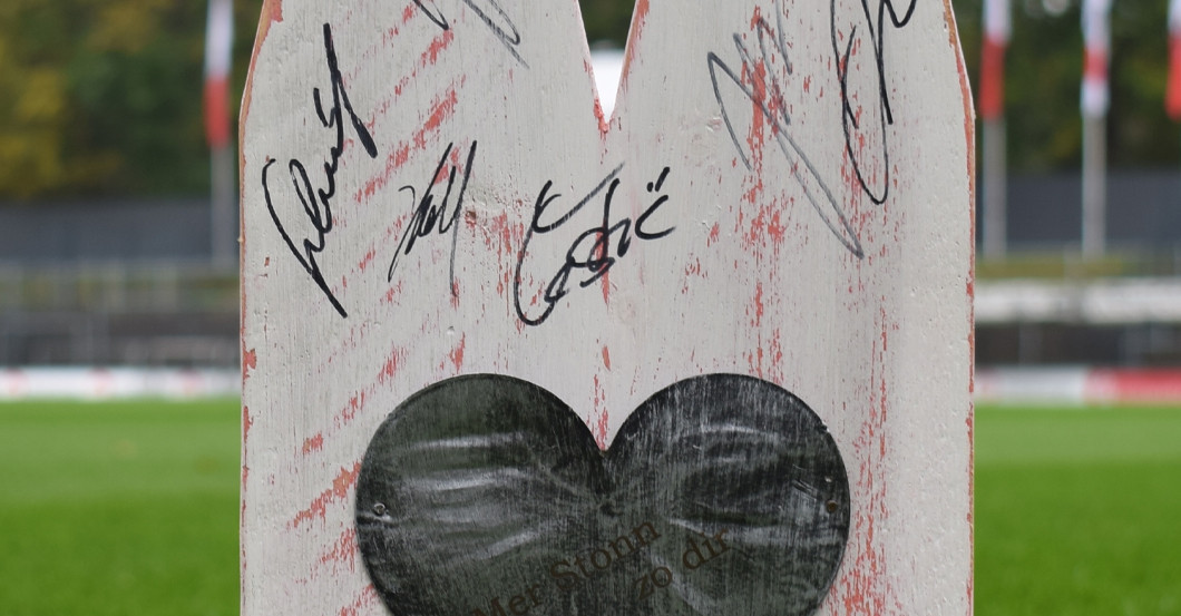 Kölner Dom signiert   Kölner Dom signiert