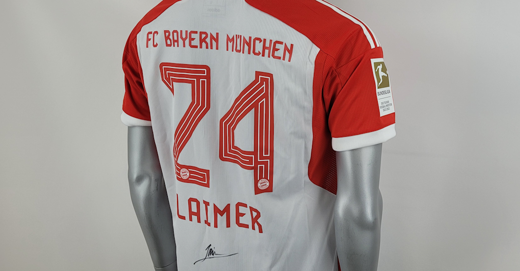 Konrad Laimer FCB-Trikot   Konrad Laimer FCB-Trikot