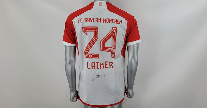 Konrad Laimer FCB-Trikot   Konrad Laimer FCB-Trikot