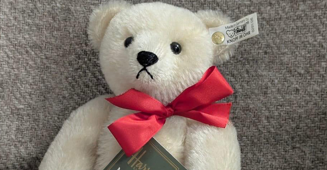  KP Steiff Musical Bear 