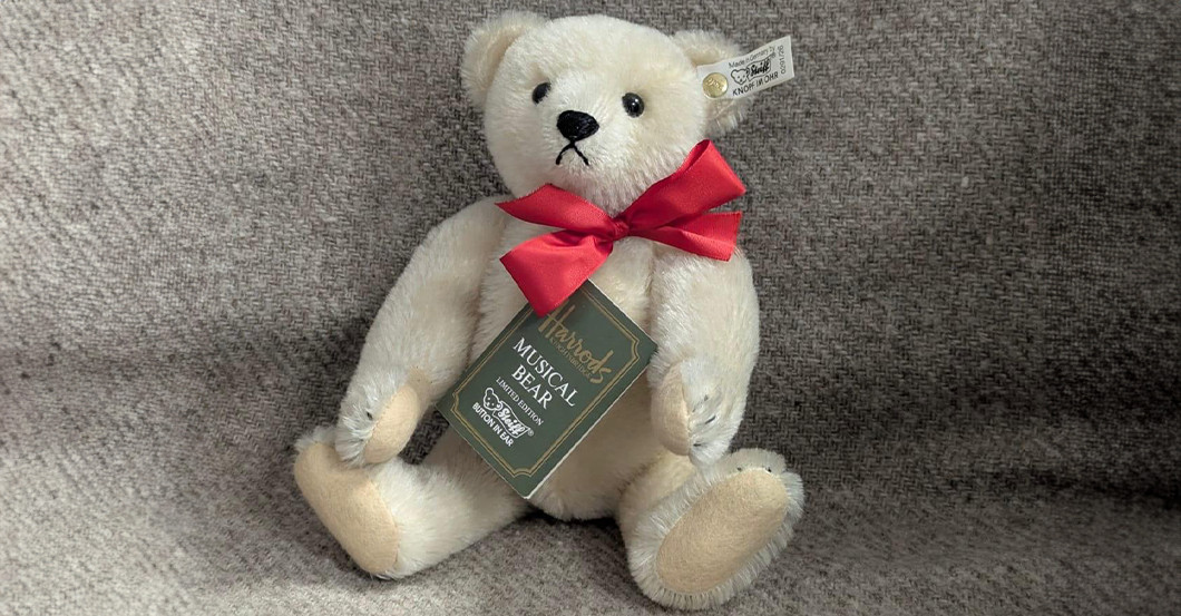  KP Steiff Musical Bear 