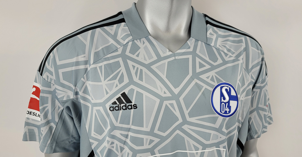  Langer S04-Trikot  