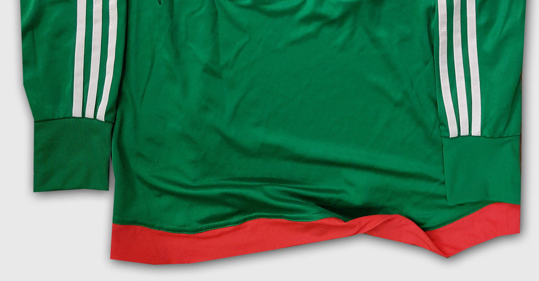  Laura Benkarth Trikot 