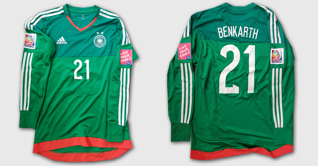  Laura Benkarth Trikot 