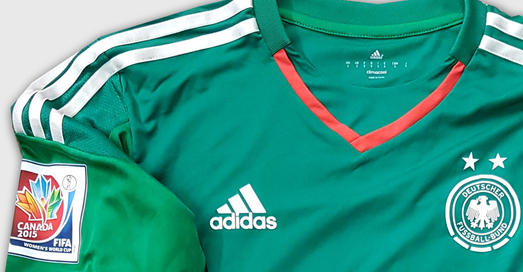  Laura Benkarth Trikot 