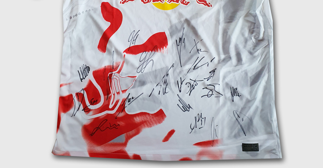 Leipzig Trikot signiert   Leipzig Trikot signiert