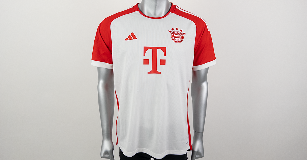 Leon Goretzka FCB-Trikot   Leon Goretzka FCB-Trikot