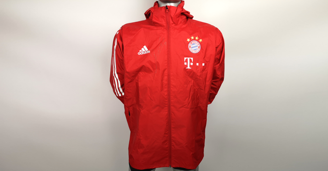 Lewandowskis Regenjacke    Lewandowskis Regenjacke