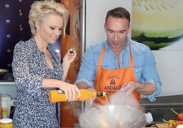 Likör von Pamela Anderson   Likör von Pamela Anderson