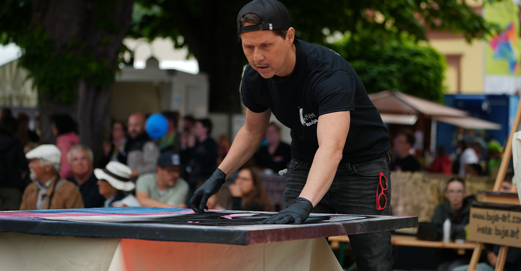 Live Spraying   Live Spraying