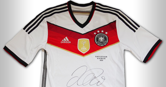 Löws Weltmeister Trikot    Löws Weltmeister Trikot