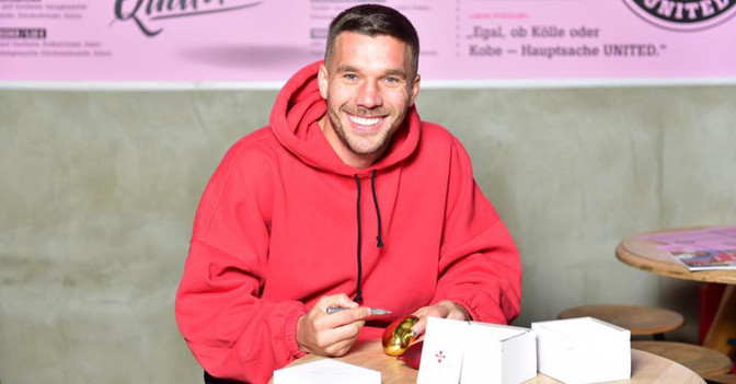 Lukas Podolski Kugeln II   Lukas Podolski Kugeln II