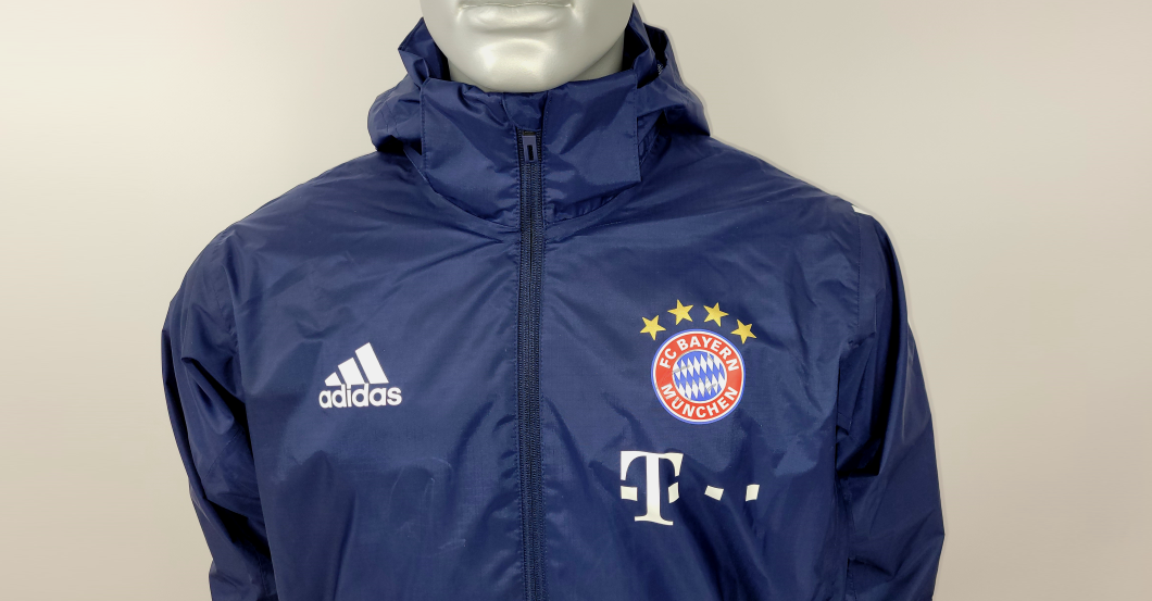  Martínez Jacke signiert 