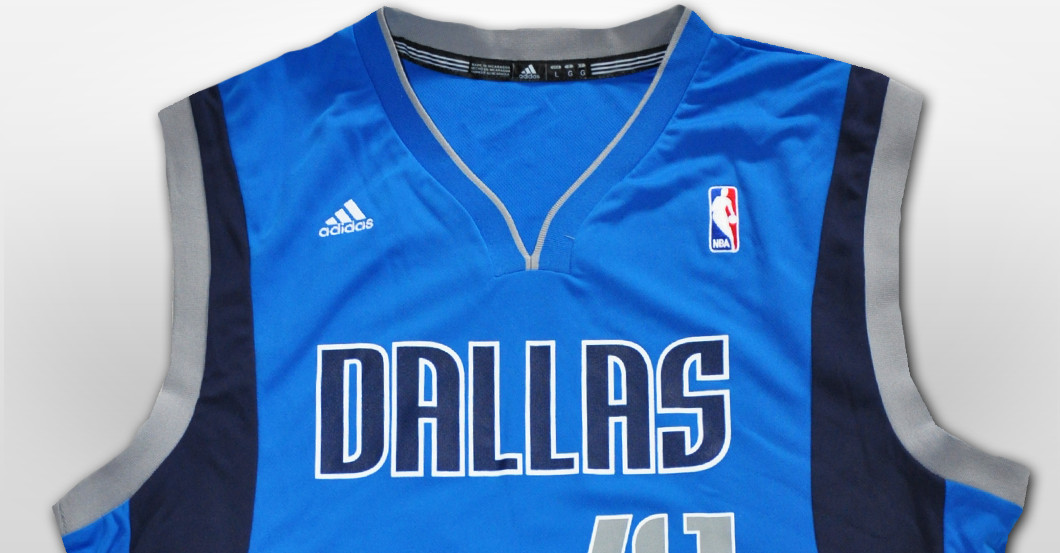 NBA: Dirk Nowitzkis signiertes Dallas Mavericks-Trikot