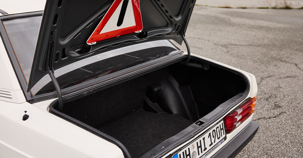 Mercedes 190 Oldtimer    Mercedes 190 Oldtimer