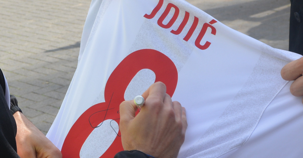 Milos Jojic Sondertrikot   Milos Jojic Sondertrikot