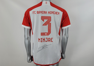  Minjae Kim FCB-Trikot 