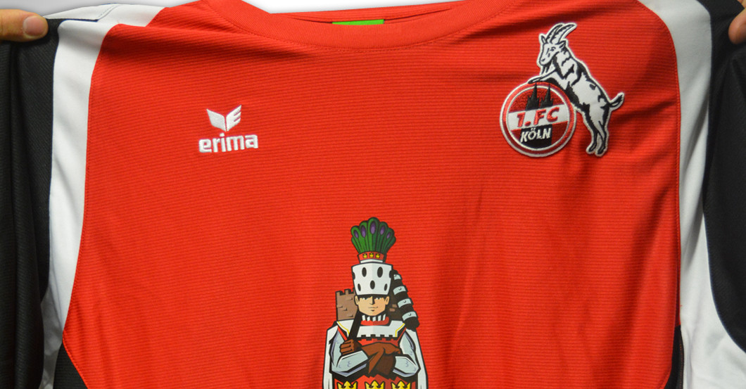 Modestes Aufwärmshirt   Modestes Aufwärmshirt