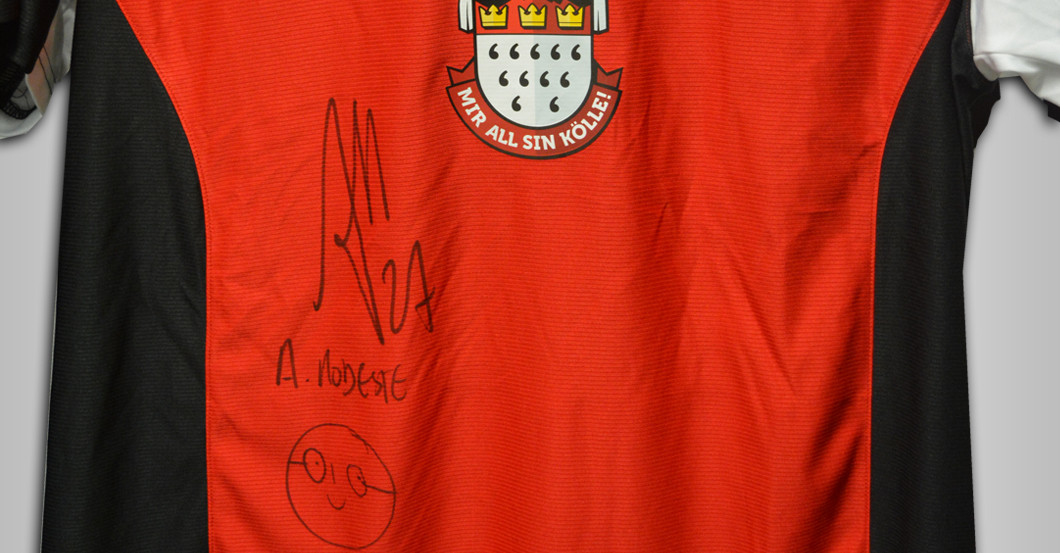 Modestes Aufwärmshirt   Modestes Aufwärmshirt