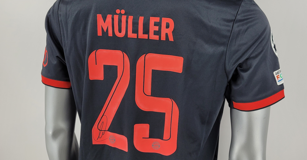 Signiertes CLTrikot von FCBStar Thomas Müller