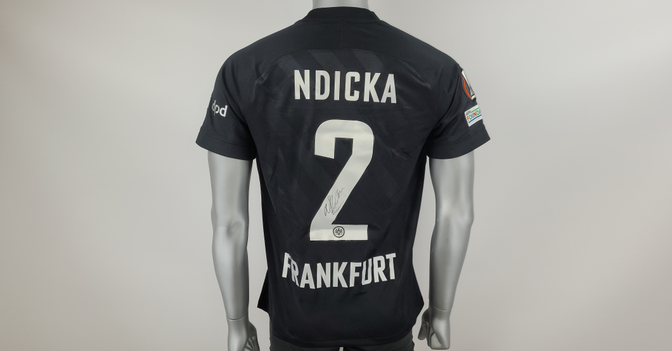  N’Dicka SGE-Trikot 