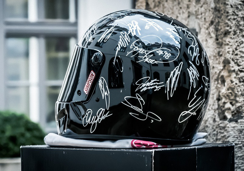  NASCAR Helm signiert 