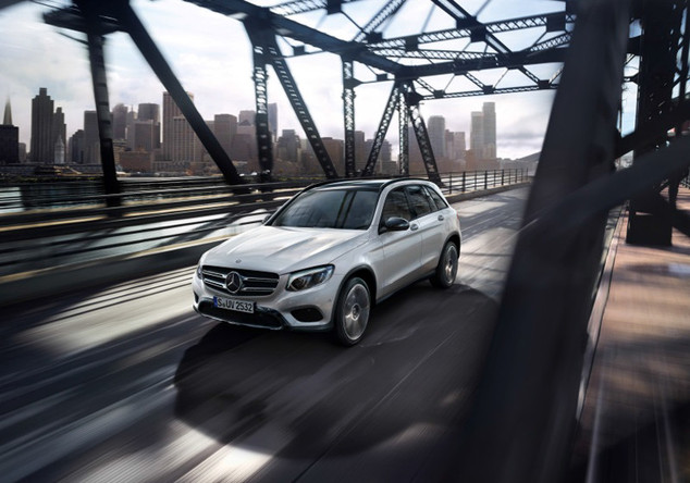 Neuen Mercedes GLC fahren   Neuen Mercedes GLC fahren