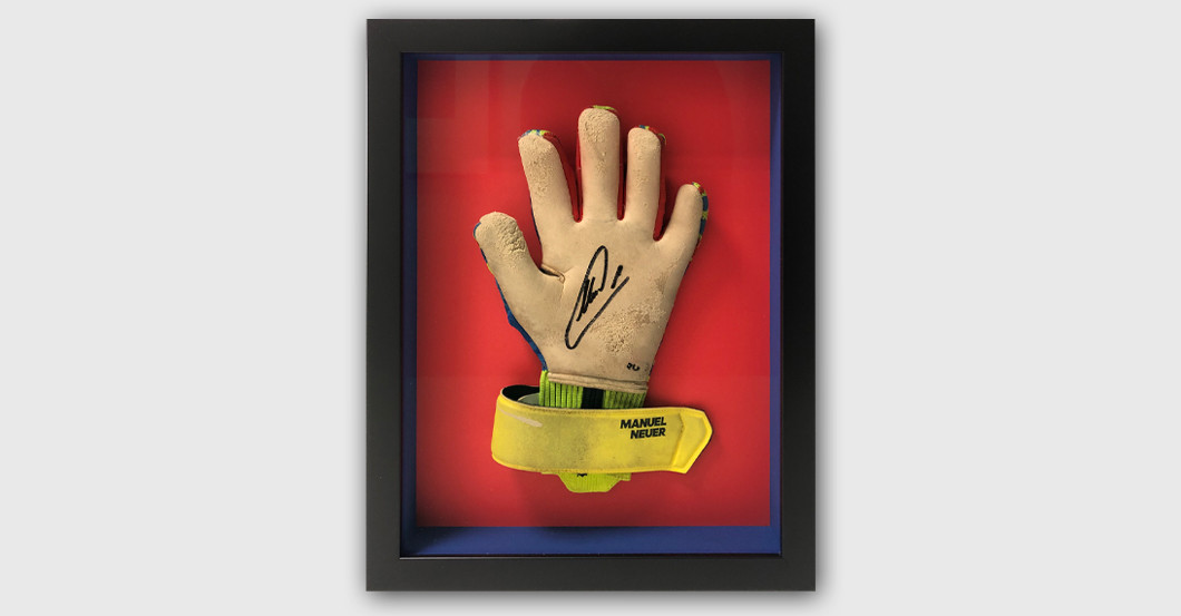  Neuer Handschuh getragen 