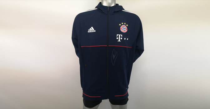Neuer Jacke signiert   Neuer Jacke signiert