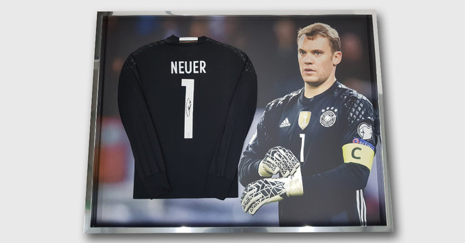   Neuer Rahmen schwarz DFB 