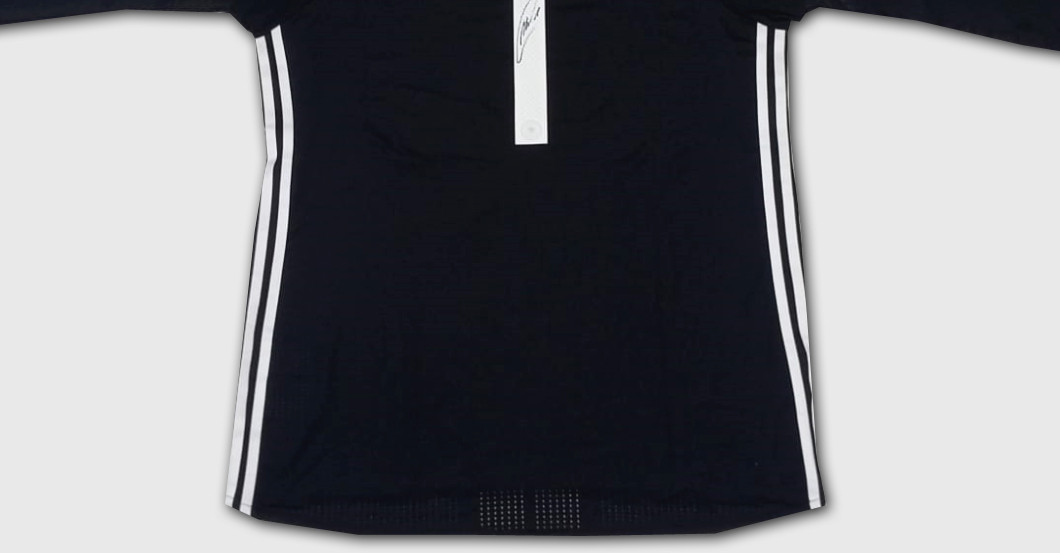 Neuer Torwarttrikot   Neuer Torwarttrikot