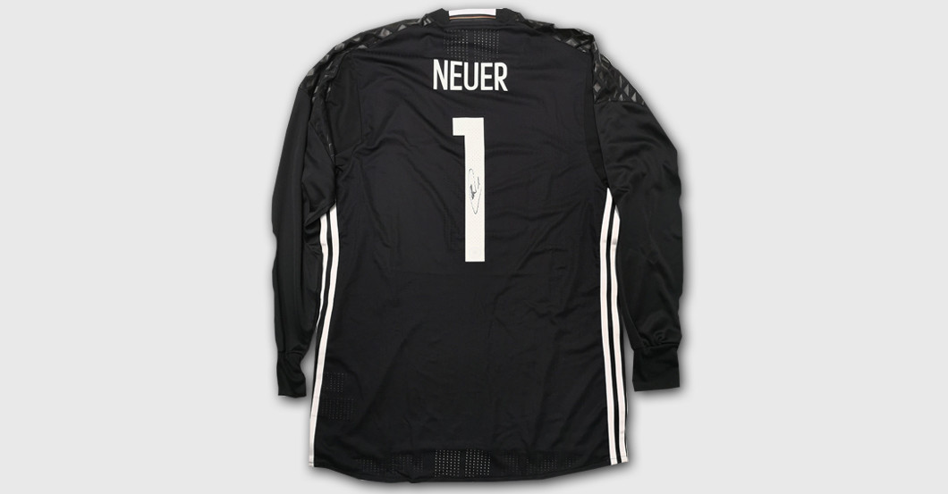 Neuer Torwarttrikot   Neuer Torwarttrikot