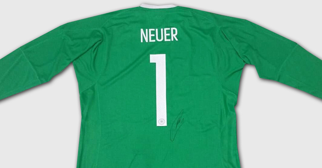  Neuer Trikot grün 