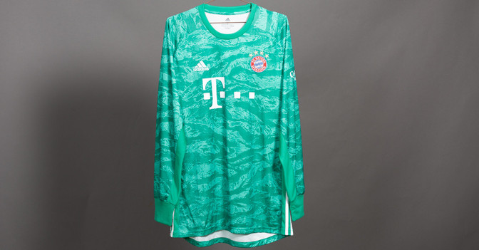 Neuers FC Bayern Trikot   Neuers FC Bayern Trikot