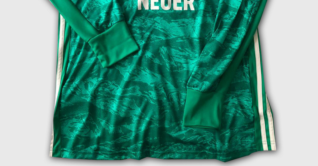 Neuers Meistertrikot   Neuers Meistertrikot