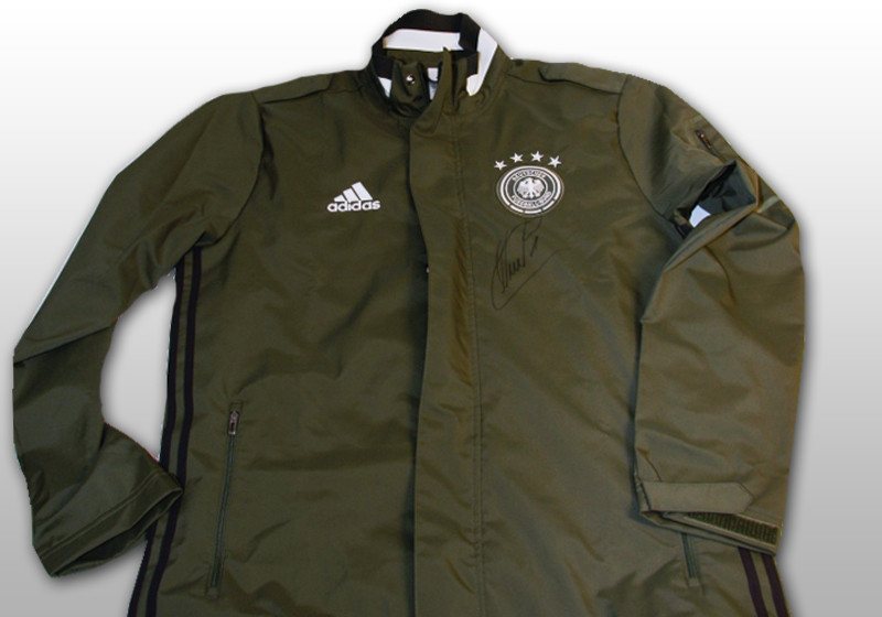 Neuers Outdoorjacke   Neuers Outdoorjacke