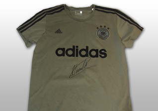  Neuers Shirt olivgrün 