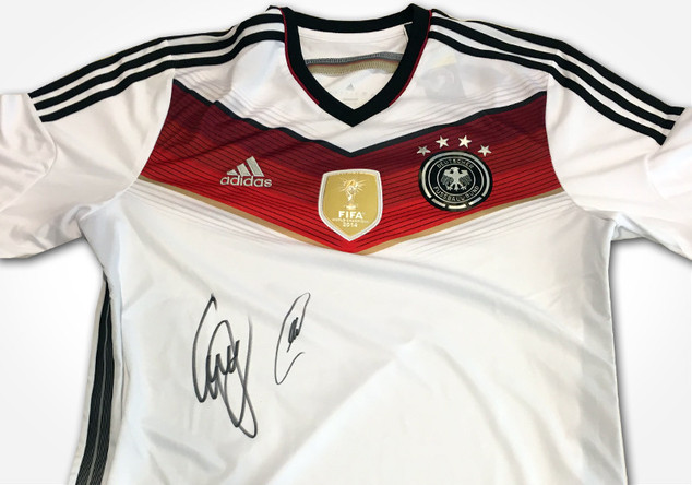 Neuers signiertes Trikot   Neuers signiertes Trikot