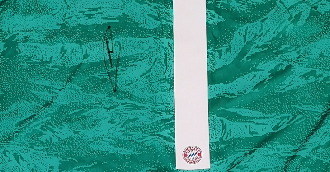 Neuers Torwarttrikot    Neuers Torwarttrikot