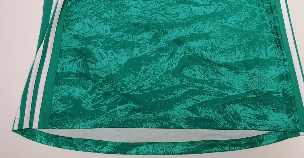 Neuers Torwarttrikot    Neuers Torwarttrikot