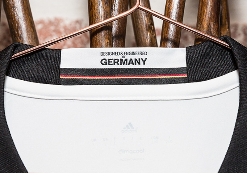 Neues DFB-Trikot signiert   Neues DFB-Trikot signiert