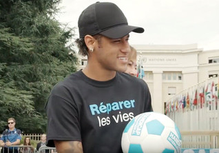  Neymar Ball signiert 