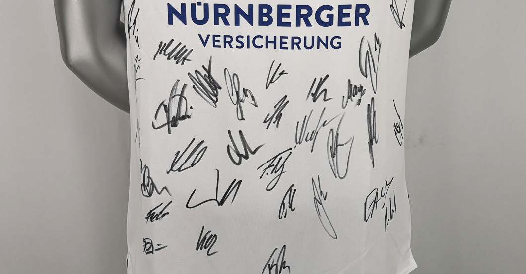 Nürnberg Trikot signiert   Nürnberg Trikot signiert