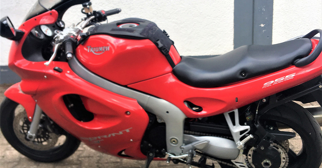 Oldtimer rotes Motorrad    Oldtimer rotes Motorrad