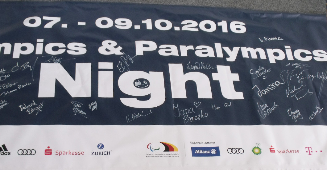 Olympia Banner signiert   Olympia Banner signiert