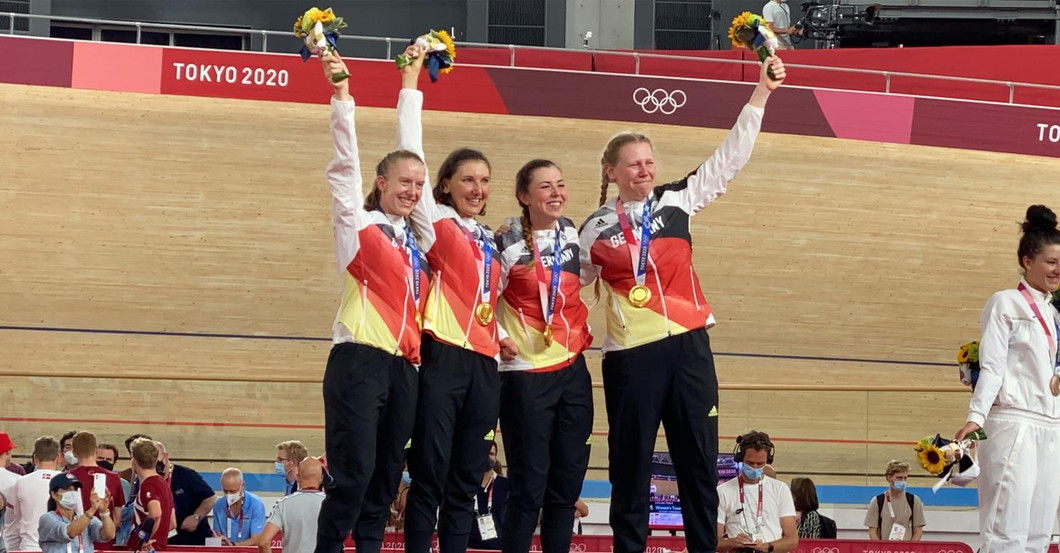 Olympia Radhelm   Olympia Radhelm