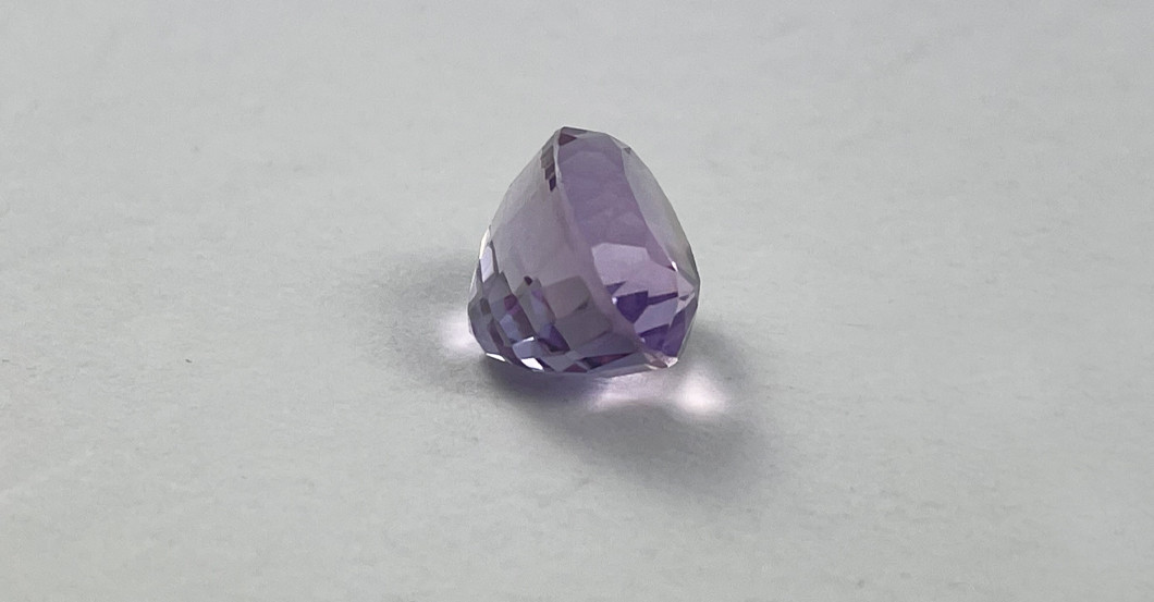 Ovaler Amethyst Flieder    Ovaler Amethyst Flieder