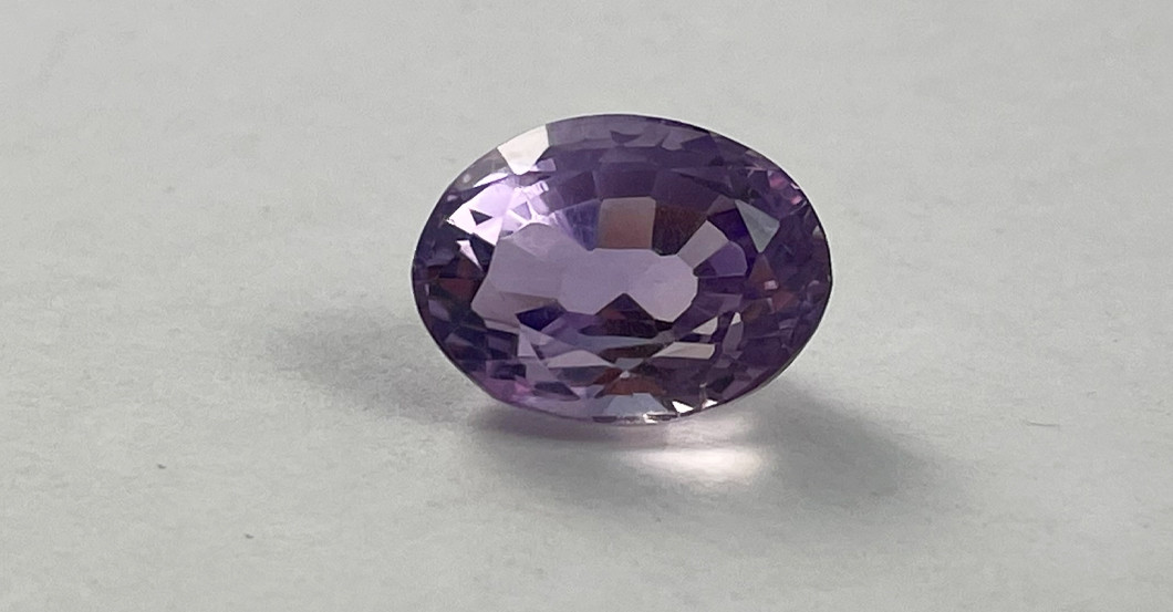 Ovaler Amethyst Flieder    Ovaler Amethyst Flieder