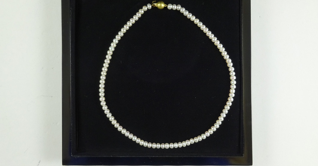 Perlenkette   Perlenkette